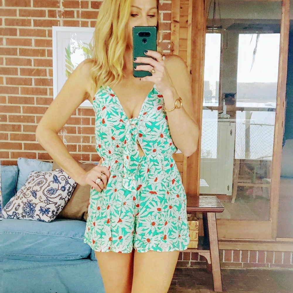 ❤Floral green red white tie summer romper